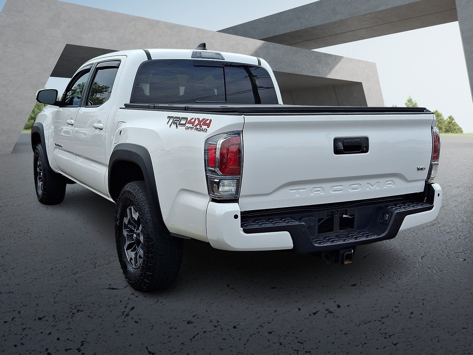 Used 2023 Toyota Tacoma TRD Off-Road w/ Technology Package AWD/4WD image 4