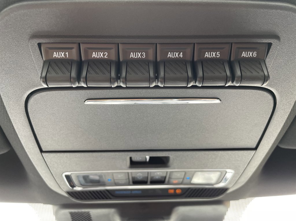 Used 2023 Ford F450 Platinum w/ FX4 Off-Road Package image 28