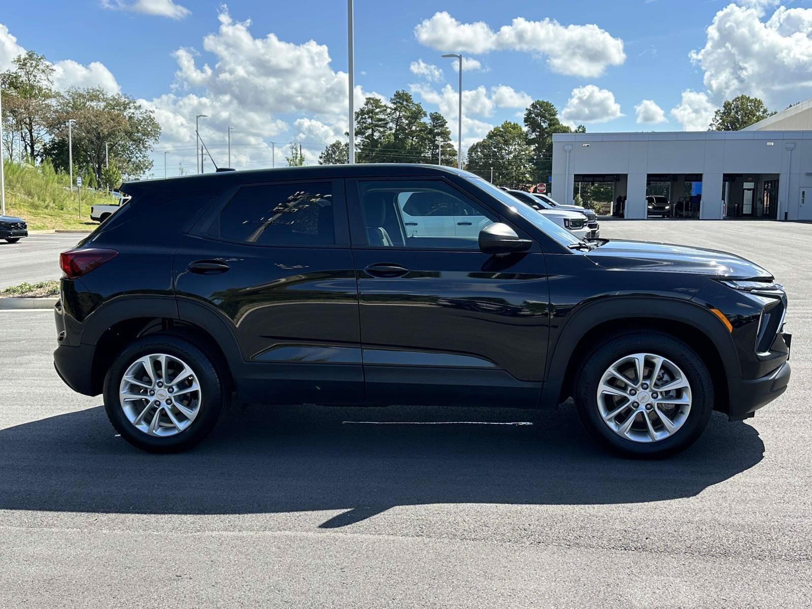 Used 2024 Chevrolet TrailBlazer LS w/ LS Convenience Package FWD image 26