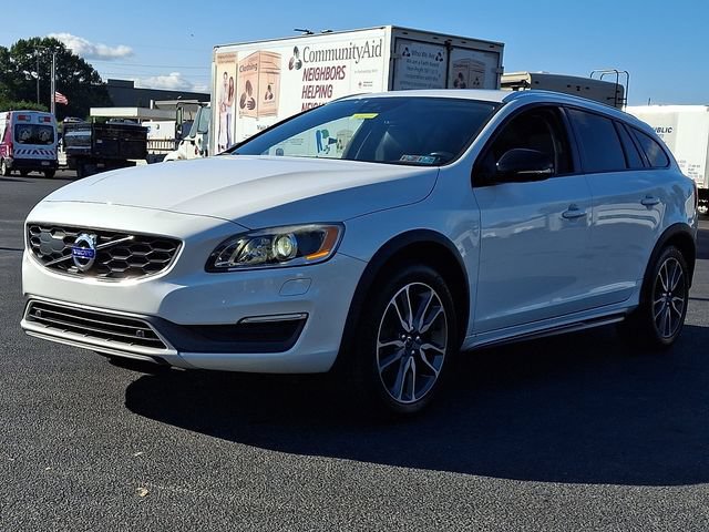 Used 2016 Volvo V60 T5 Cross Country Platinum AWD/4WD image 6