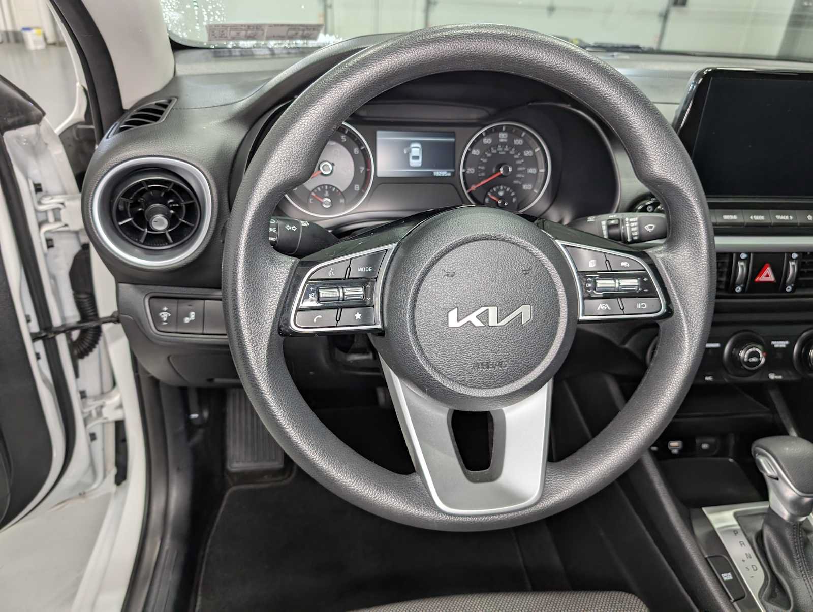 Used 2024 Kia Forte LXS w/ LXS Technology Package FWD image 33