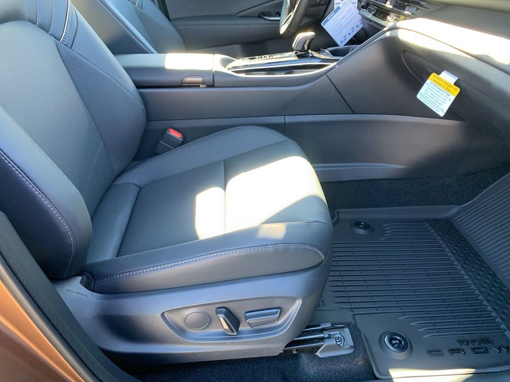 New 2025 Toyota Crown Signia image 17