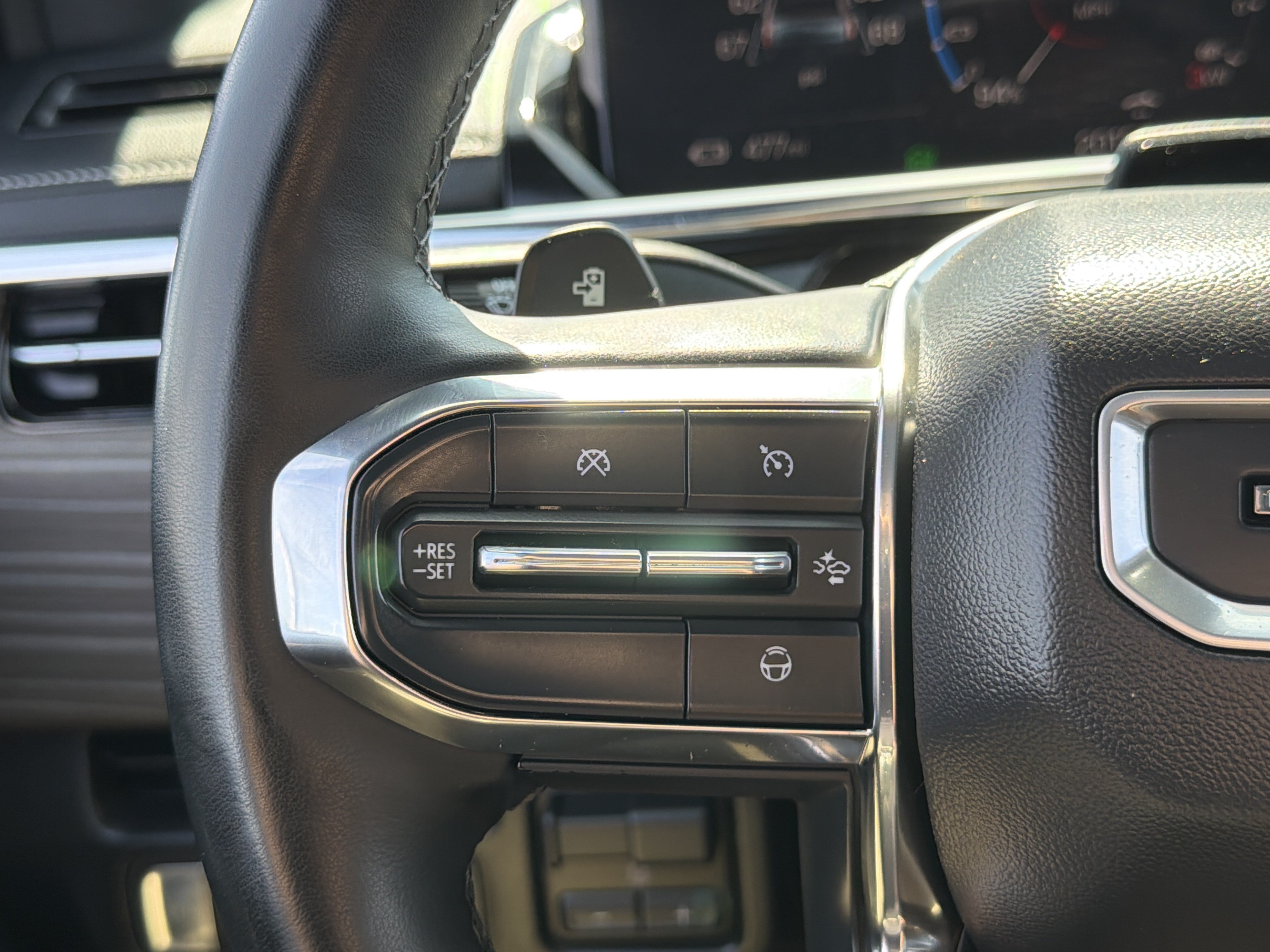 Used 2025 GMC Sierra EV Denali AWD/4WD image 18