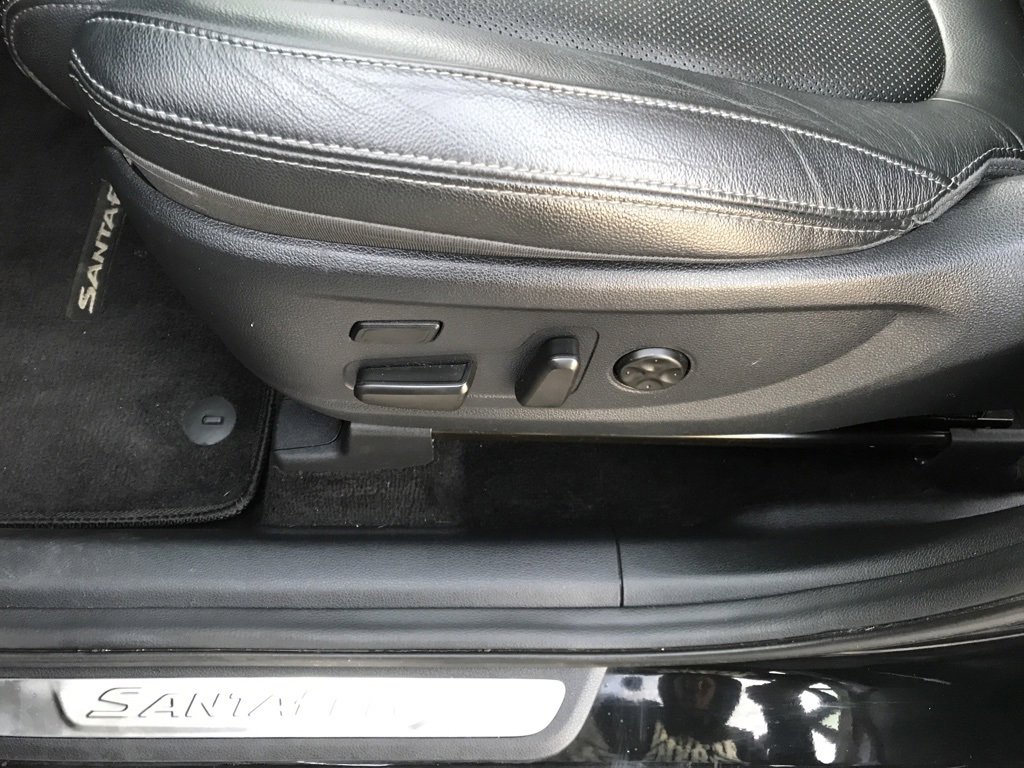 Used 2020 Hyundai Santa Fe Limited w/ Cargo Package image 10