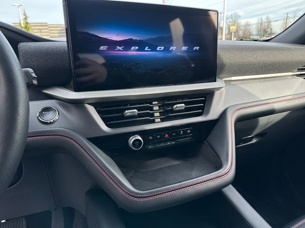 Used 2025 Ford Explorer ST-Line image 24