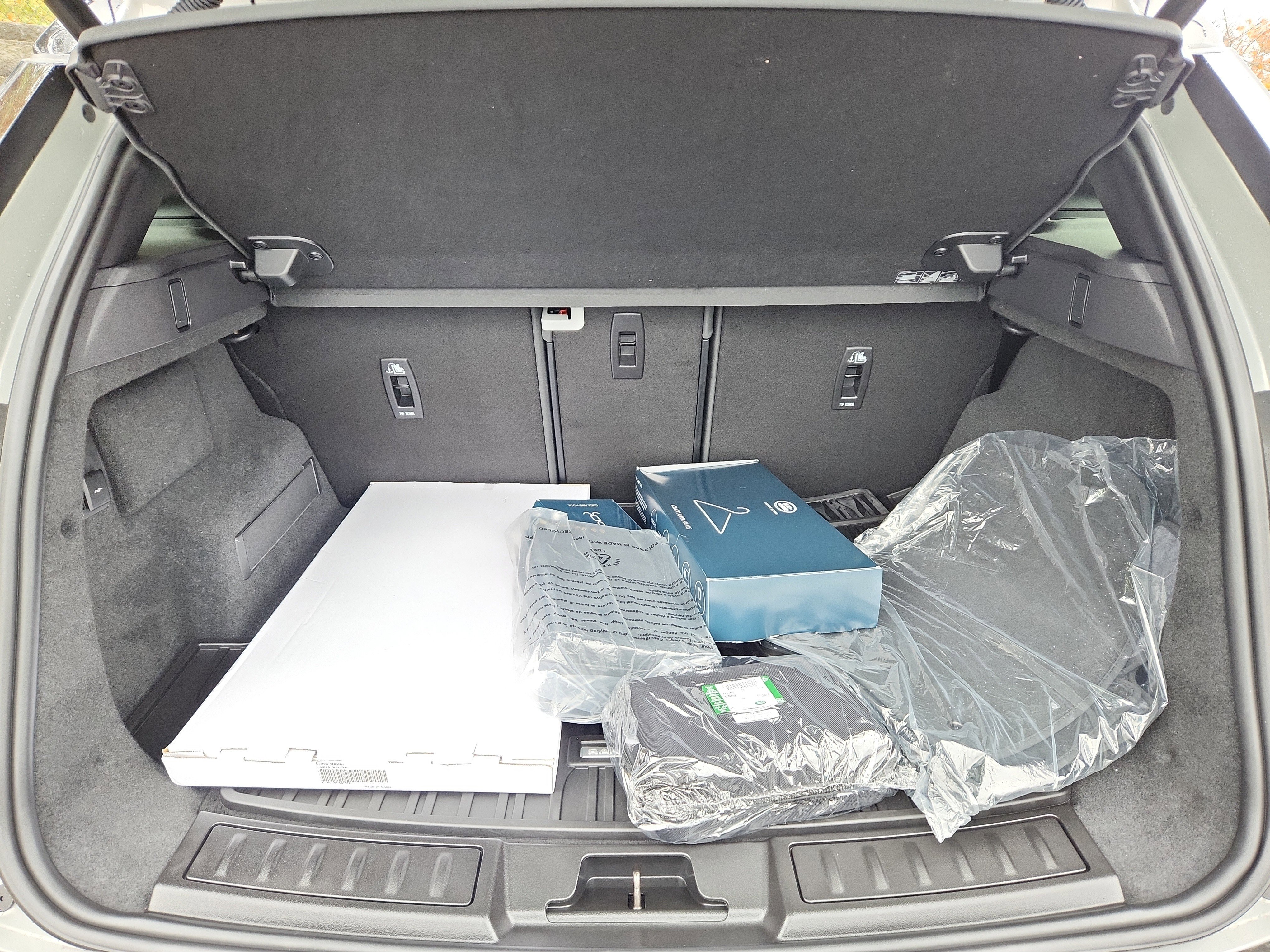 Certified 2026 Land Rover Range Rover Evoque S image 13