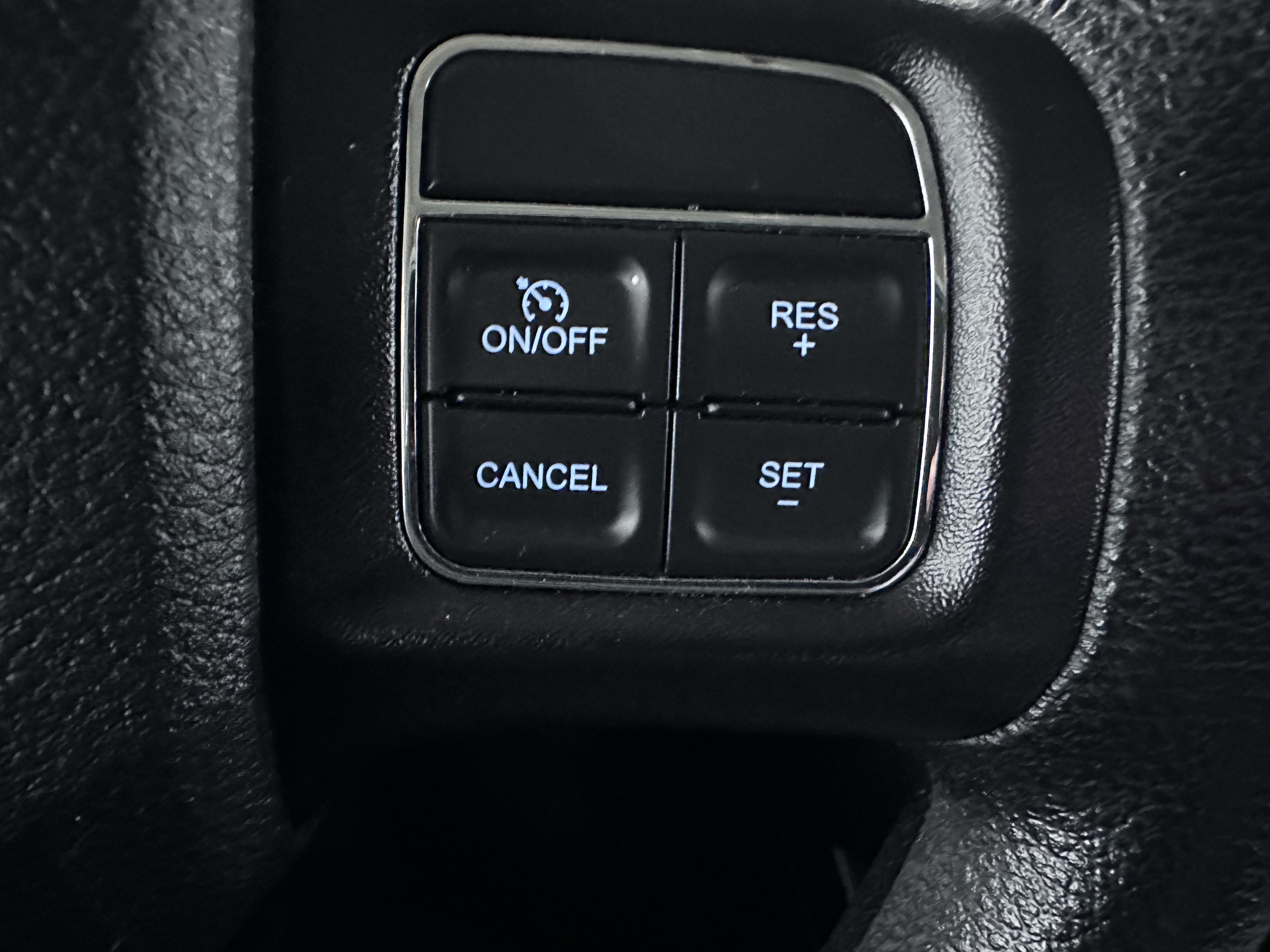 Used 2019 Dodge Journey SE FWD image 44