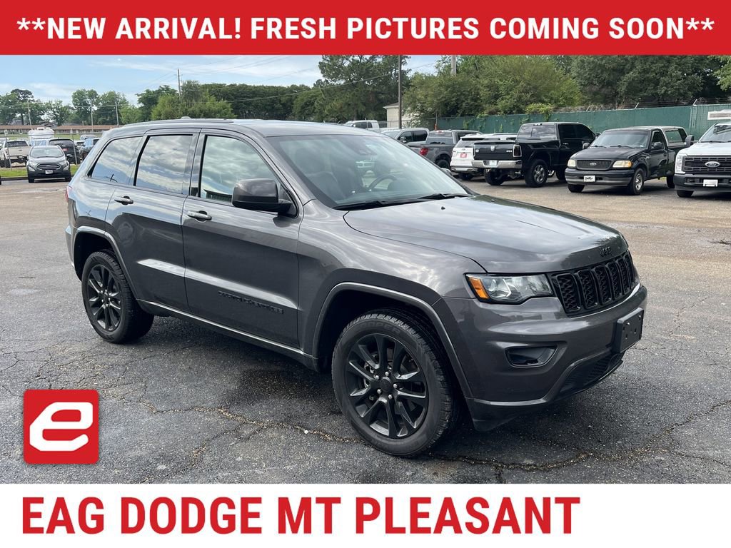 Used 2021 Jeep Grand Cherokee Laredo X AWD/4WD image 1