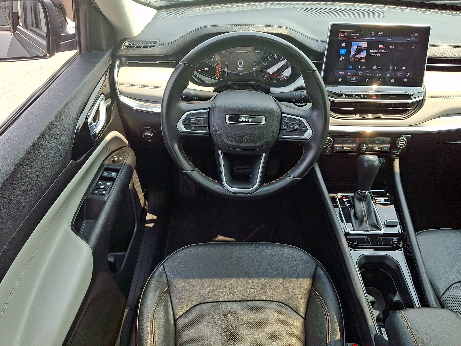 Used 2022 Jeep Compass Limited w/ Sun and Sound Group AWD/4WD image 2