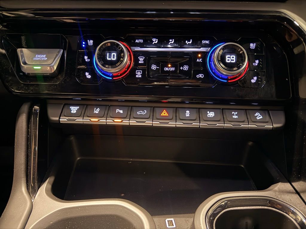 Used 2026 GMC Sierra 2500 AT4X image 28