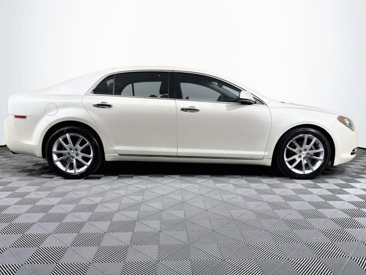 Used 2012 Chevrolet Malibu LTZ FWD image 27