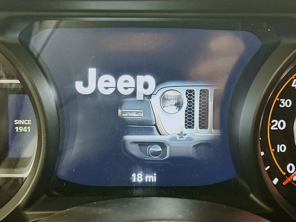 New 2025 Jeep Gladiator Mojave image 11