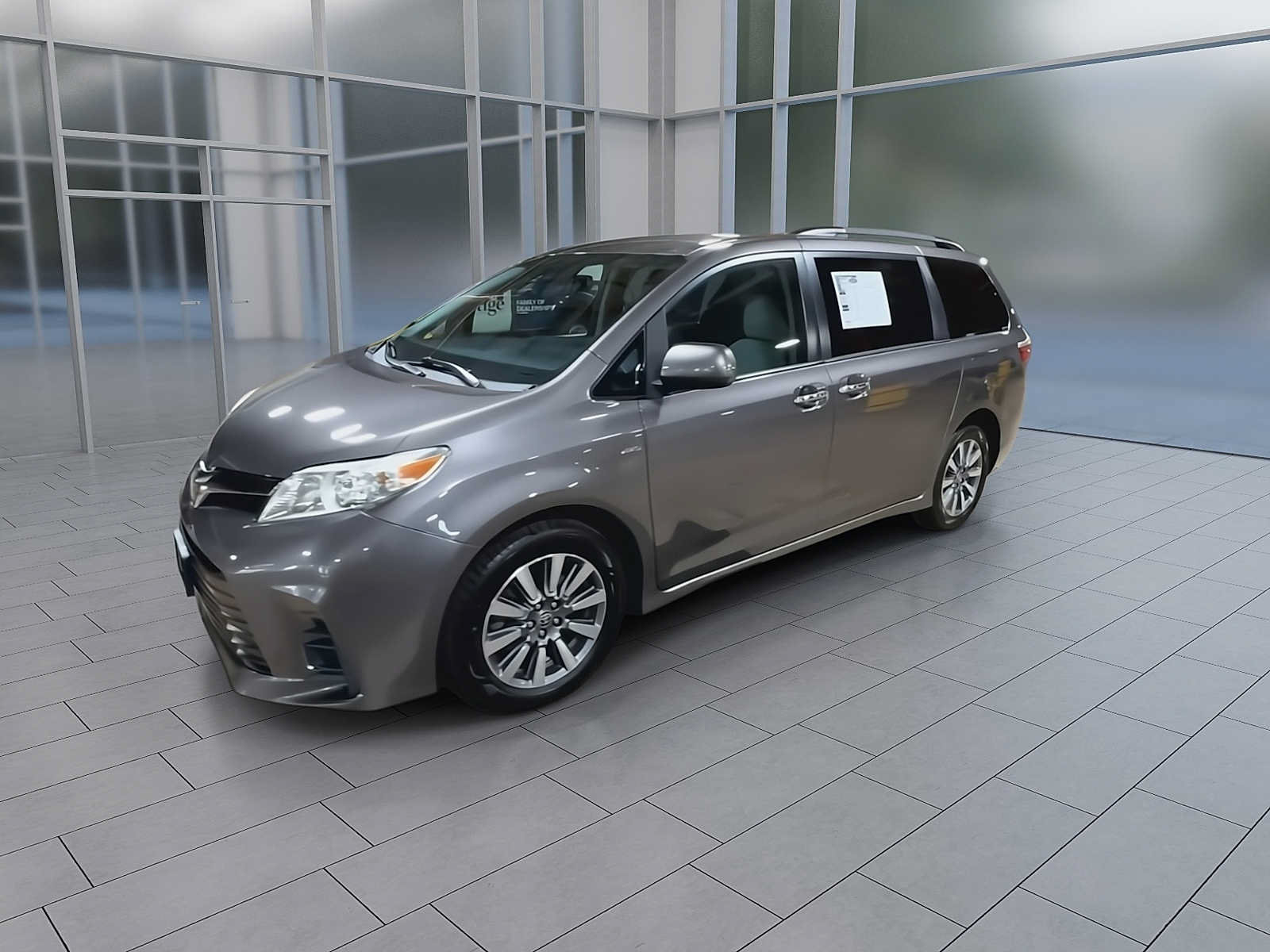 Used 2020 Toyota Sienna LE w/ LE Preferred Package AWD/4WD image 4