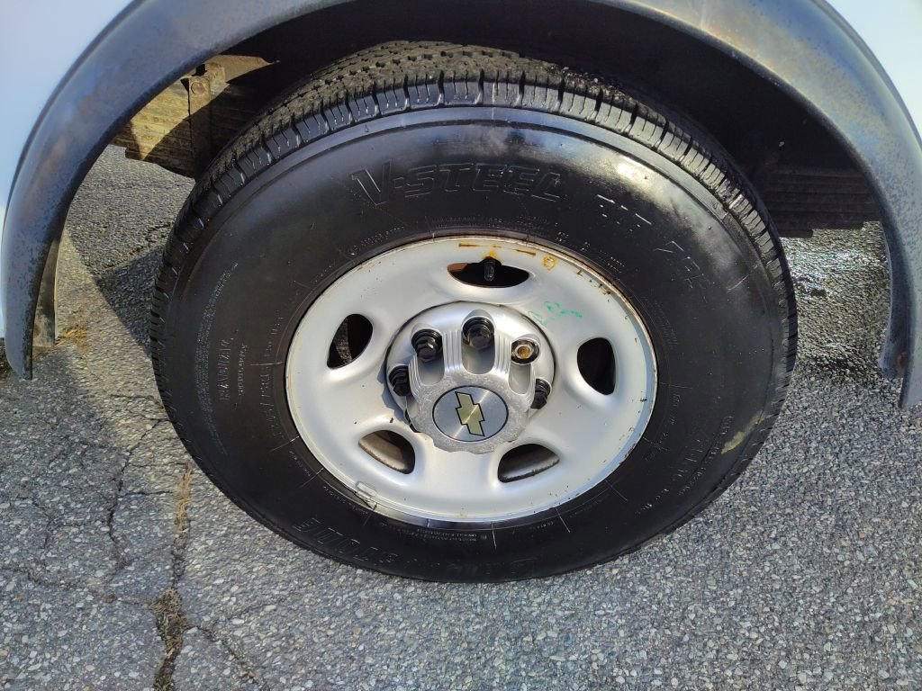 Used 2012 Chevrolet Express 3500 image 23