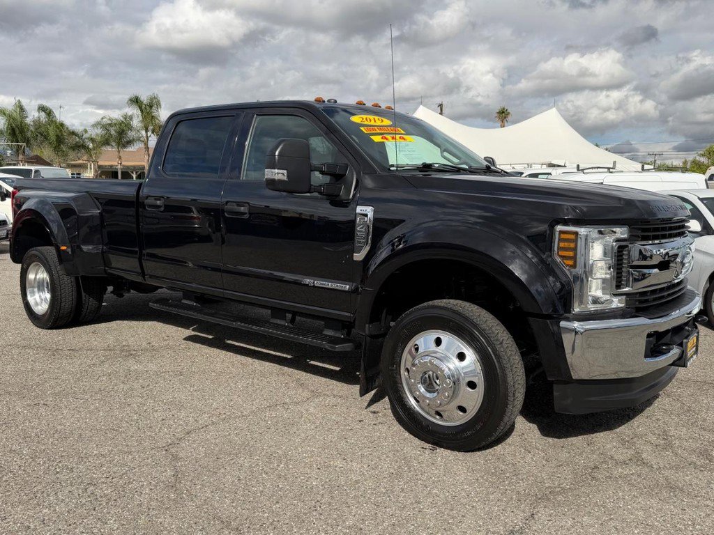 Used 2019 Ford F450 XLT image 3