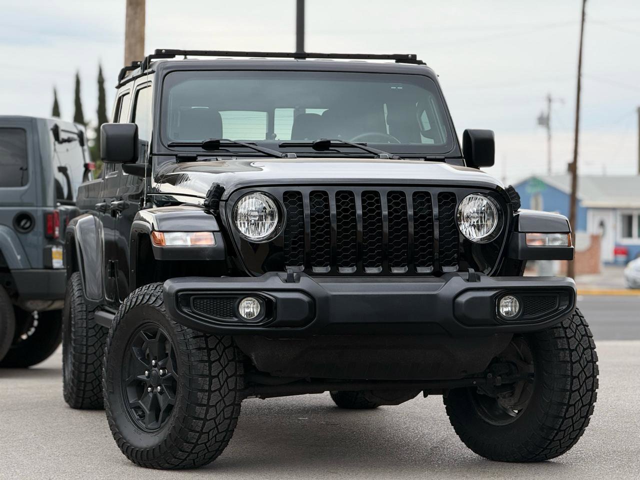 Used 2022 Jeep Gladiator Sport AWD/4WD image 2