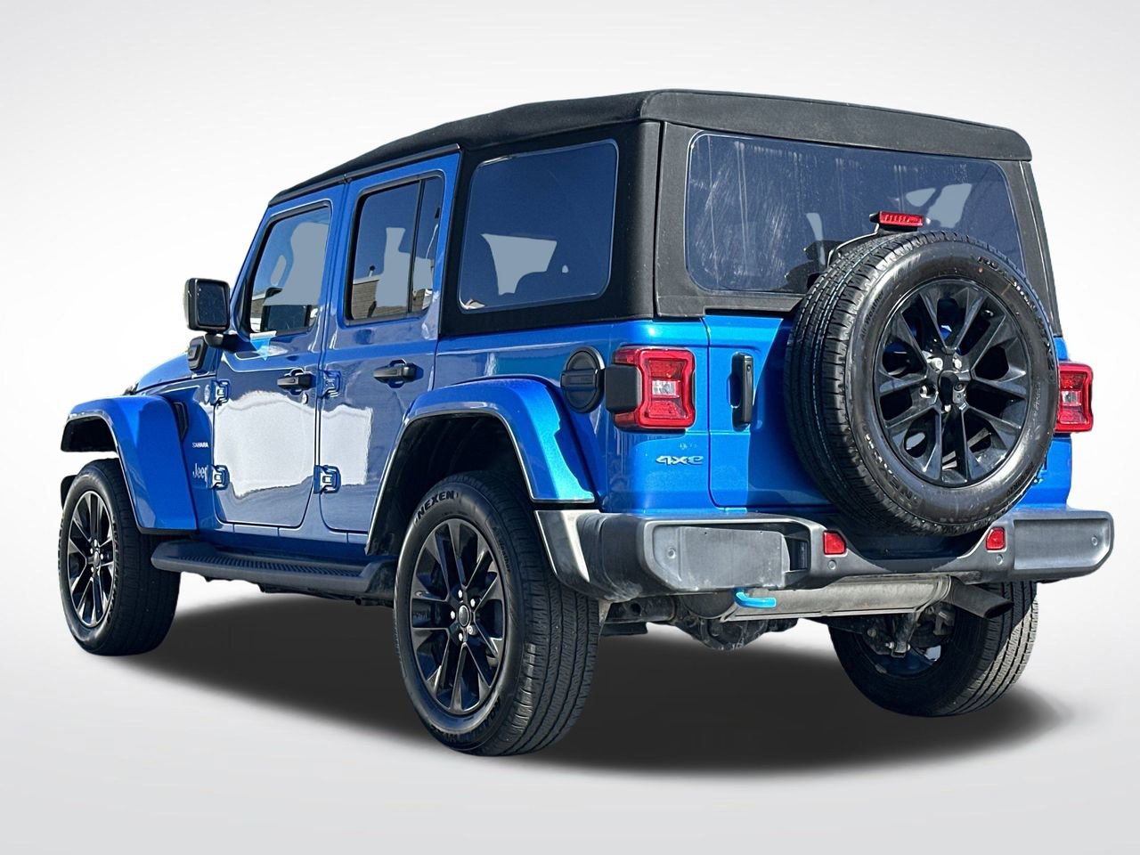 Used 2024 Jeep Wrangler Unlimited Sahara w/ Technology Group image 30