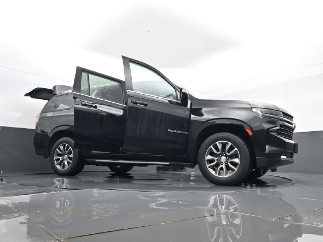 Used 2023 Chevrolet Suburban LT AWD/4WD image 33