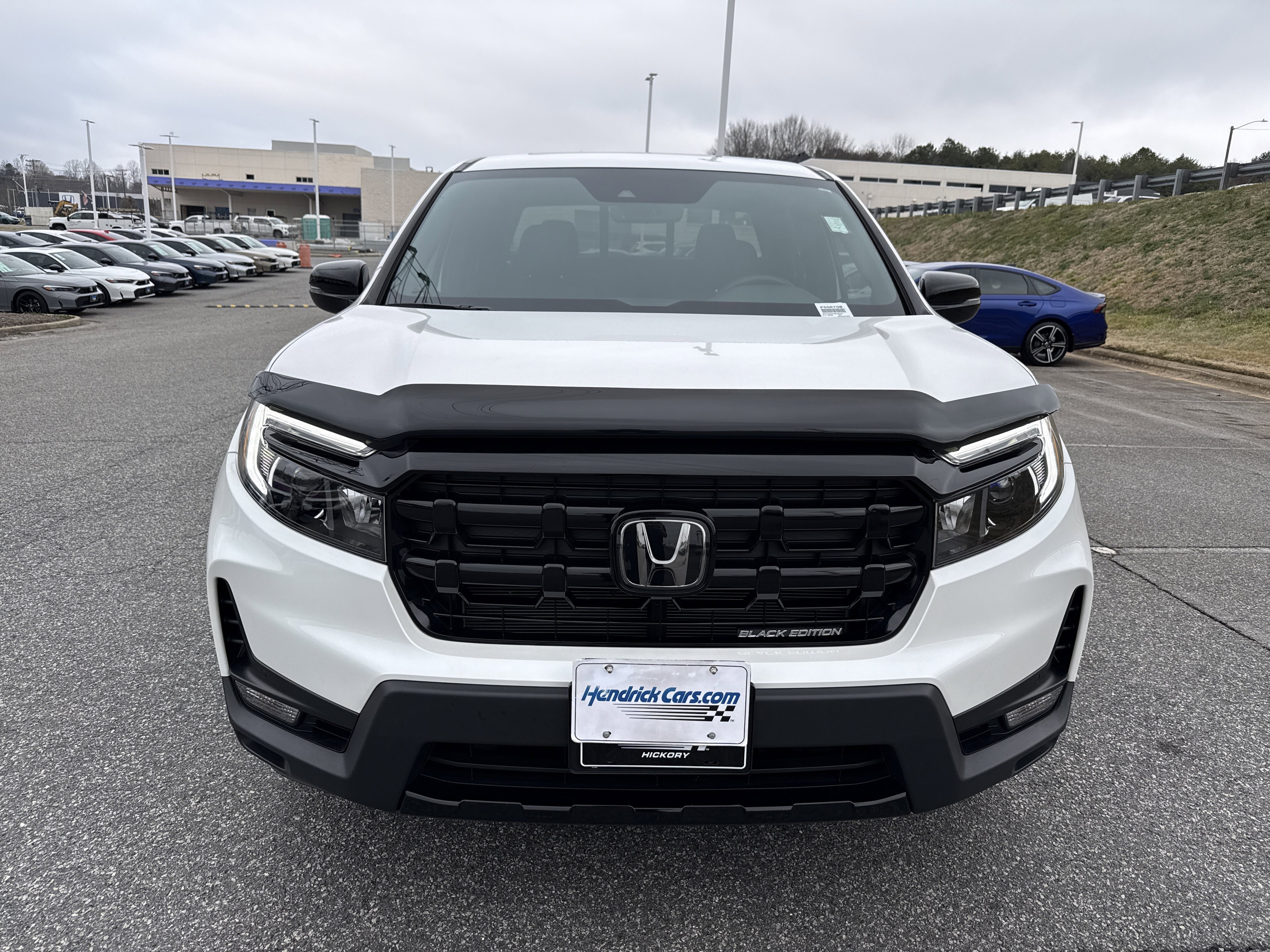 Used 2025 Honda Ridgeline Black Edition image 3
