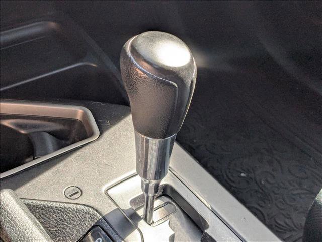 Used 2016 Toyota RAV4 LE image 8