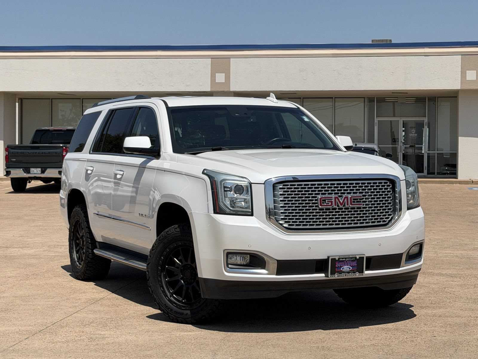 Used 2016 GMC Yukon Denali w/ Open Road Package AWD/4WD image 2