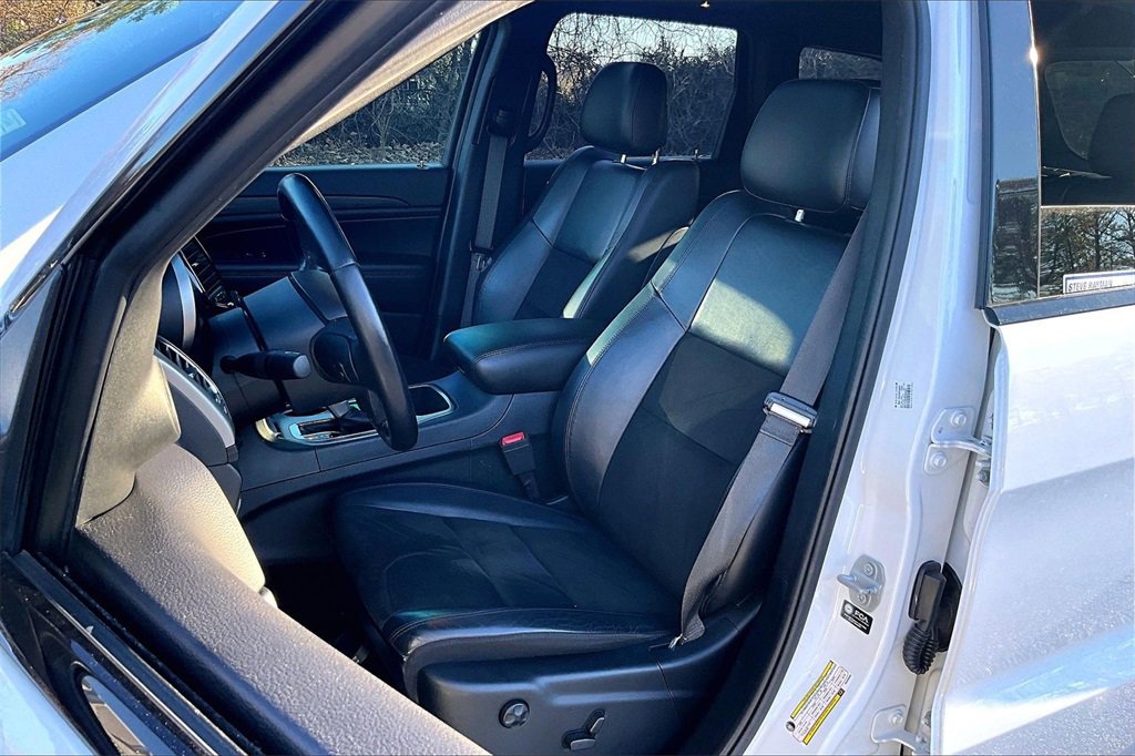 Used 2021 Jeep Grand Cherokee Laredo X image 19