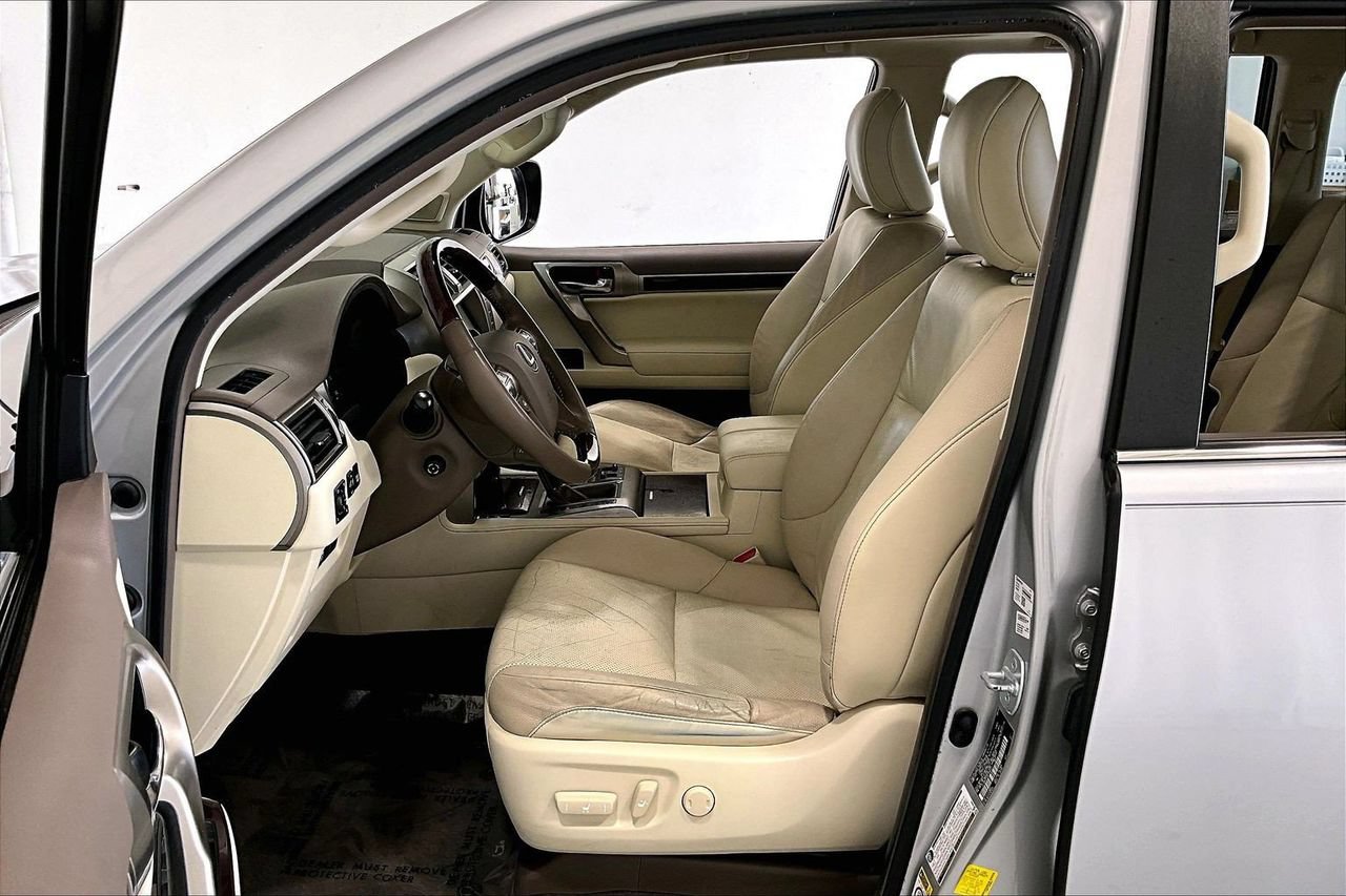 Used 2014 Lexus GX 460 w/ Premium Package AWD/4WD image 18