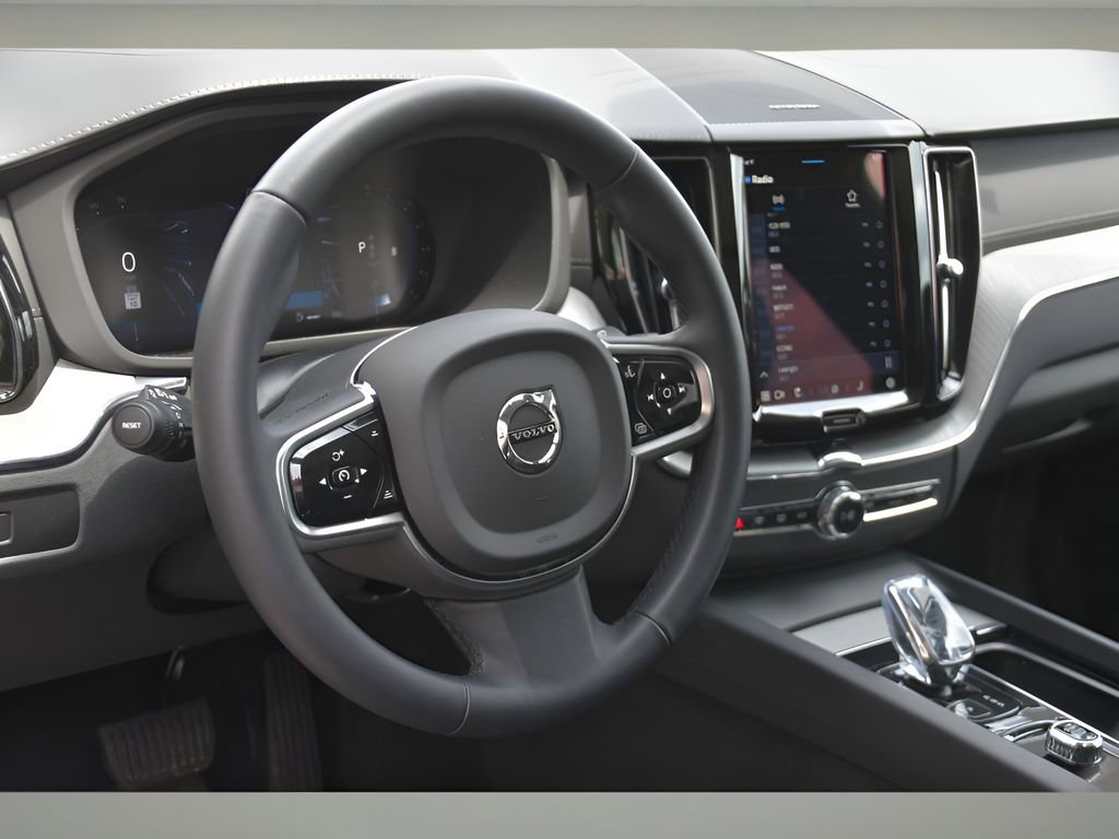 Certified 2025 Volvo XC60 B5 Ultra w/ Protection Package Premier image 10