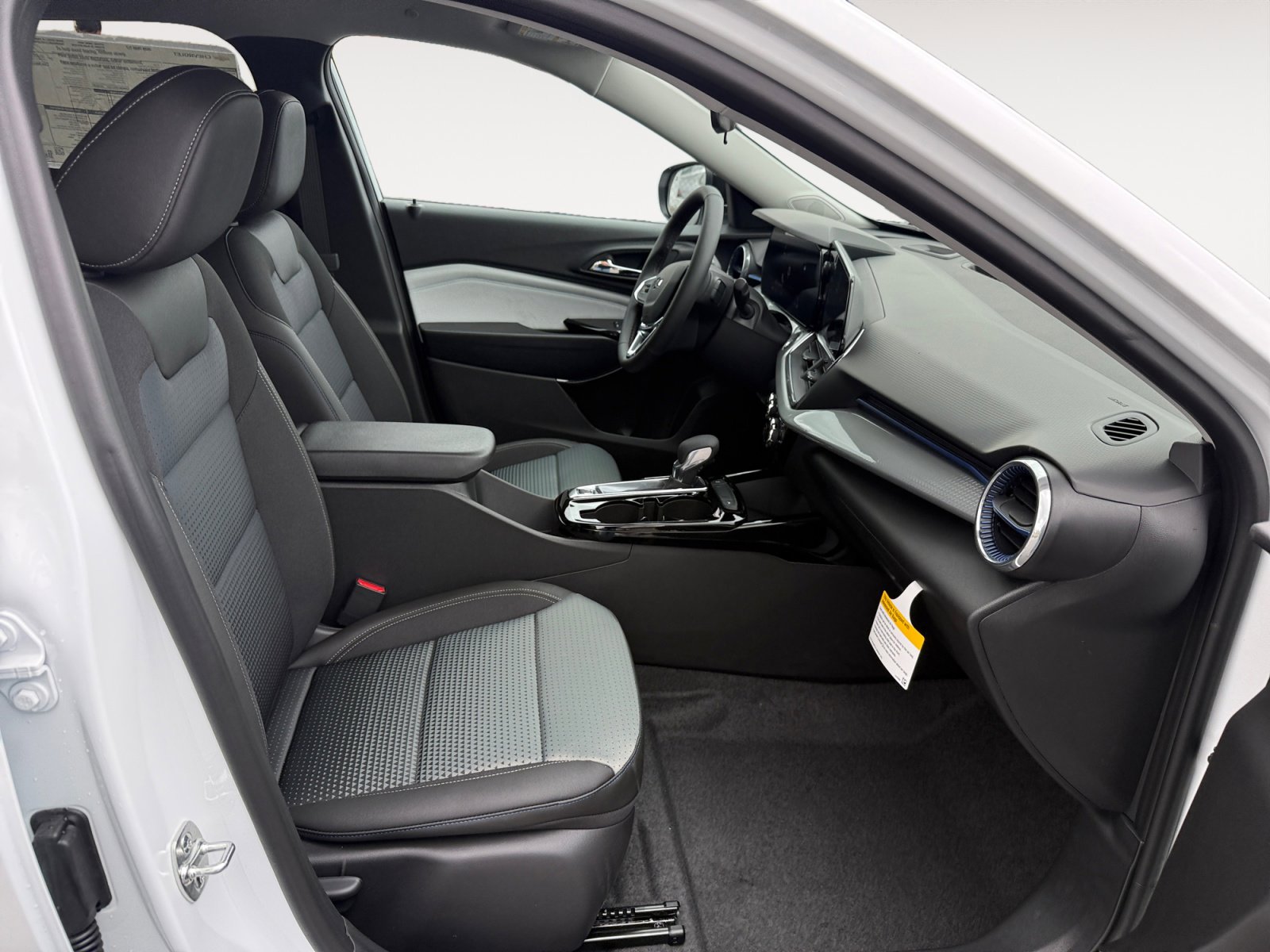 New 2026 Chevrolet Trax LT image 19