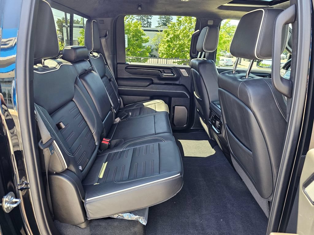 Used 2025 GMC Sierra 2500 AT4X AWD/4WD image 11