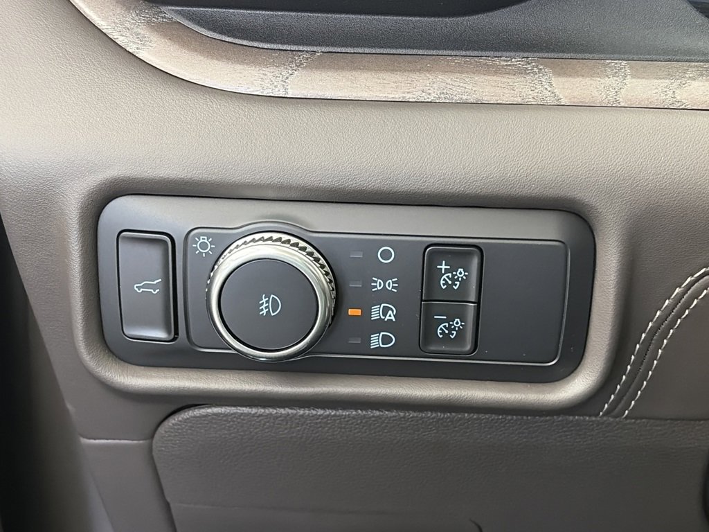 Certified 2022 Ford Explorer Platinum w/ Equipment Group 601A image 24