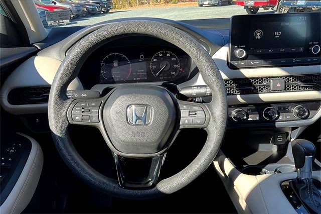 Used 2023 Honda HR-V LX image 12