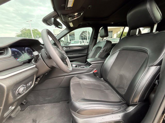 Used 2024 Jeep Grand Cherokee L Altitude AWD/4WD image 10