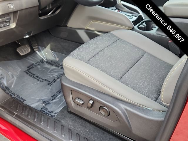 Used 2024 Chevrolet Colorado ZR2 w/ Technology Package image 18