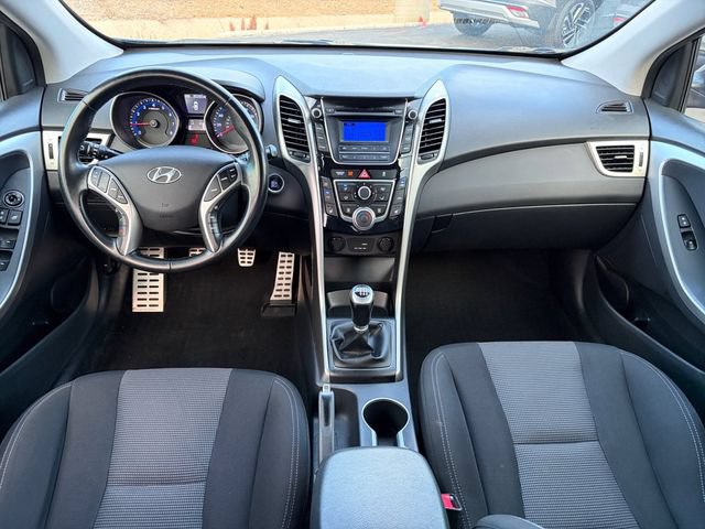 Used 2016 Hyundai Elantra GT FWD image 16