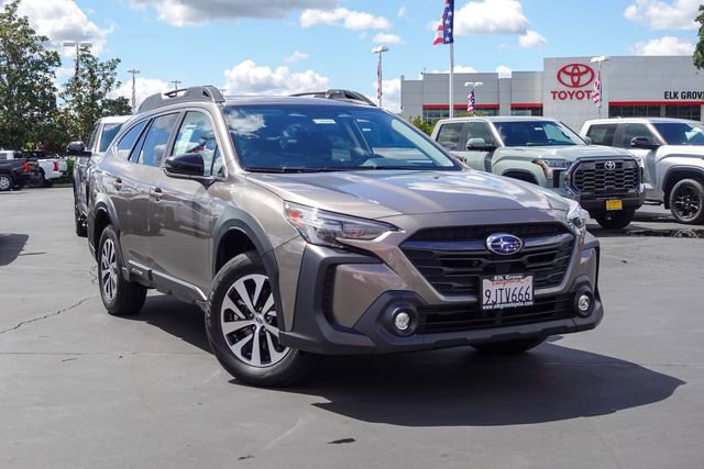 Used 2024 Subaru Outback Premium AWD/4WD image 2