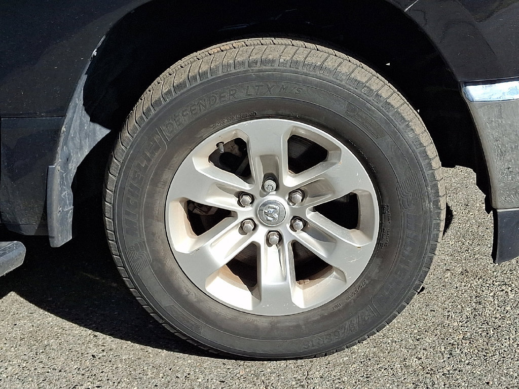 Used 2024 RAM 1500 Laramie AWD/4WD image 35