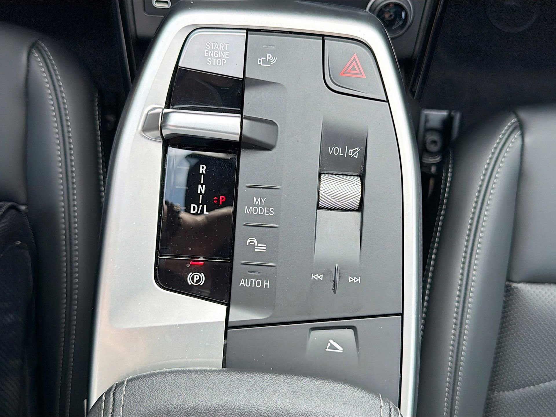 Certified 2025 BMW X2 xDrive28i w/ Convenience Package image 30