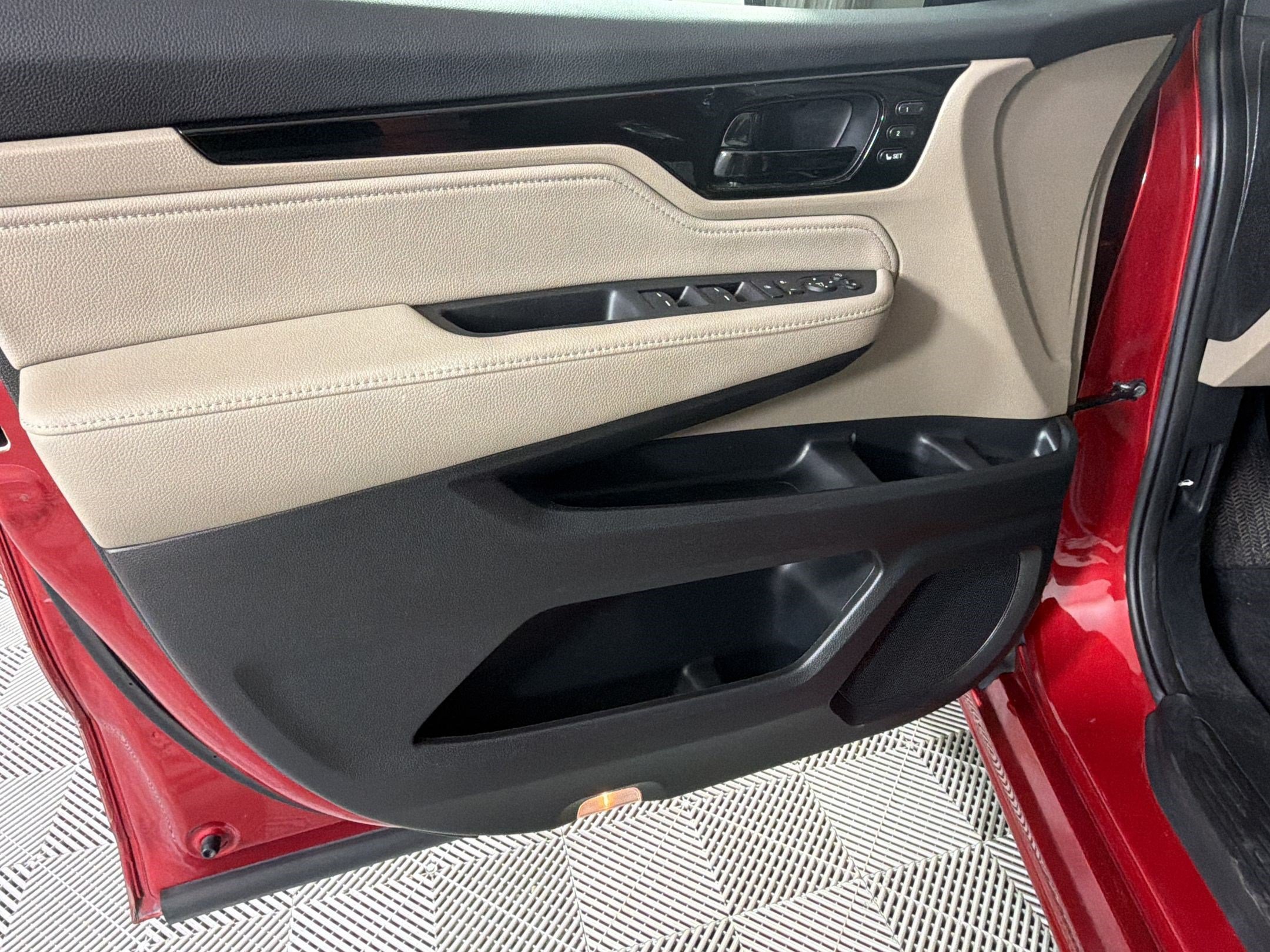 Certified 2023 Honda Odyssey Elite image 12