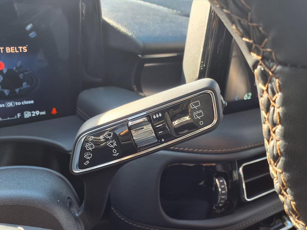 Used 2025 Lincoln Aviator 2WD image 20