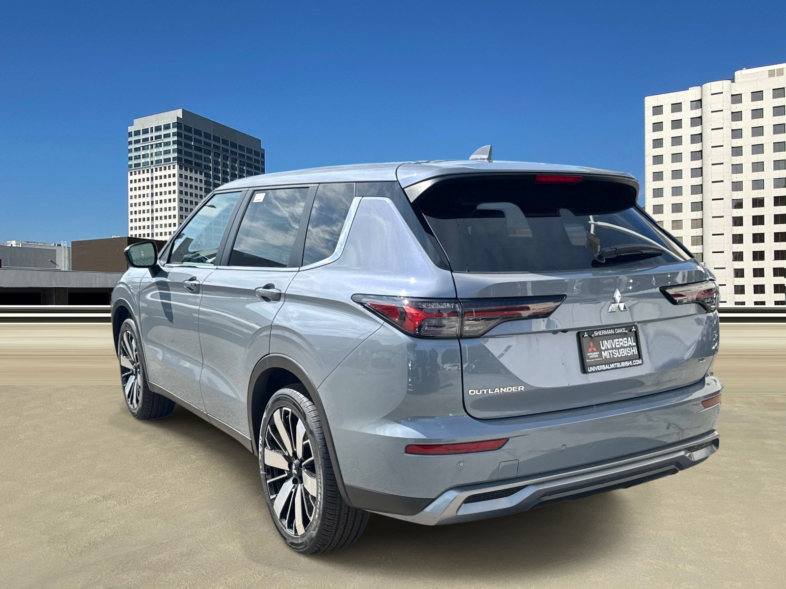 New 2026 Mitsubishi Outlander SE FWD image 3
