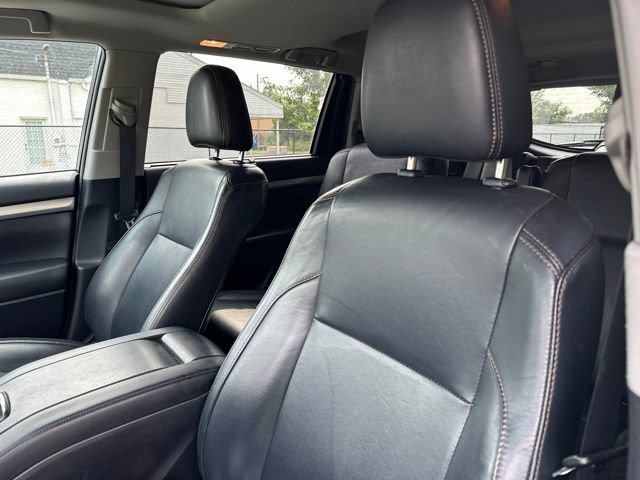 Used 2019 Toyota Highlander XLE AWD/4WD image 8
