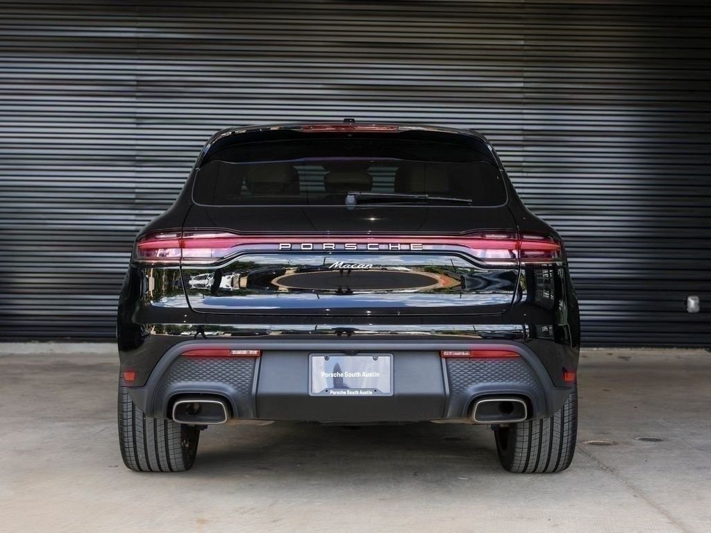 Certified 2023 Porsche Macan AWD/4WD image 6