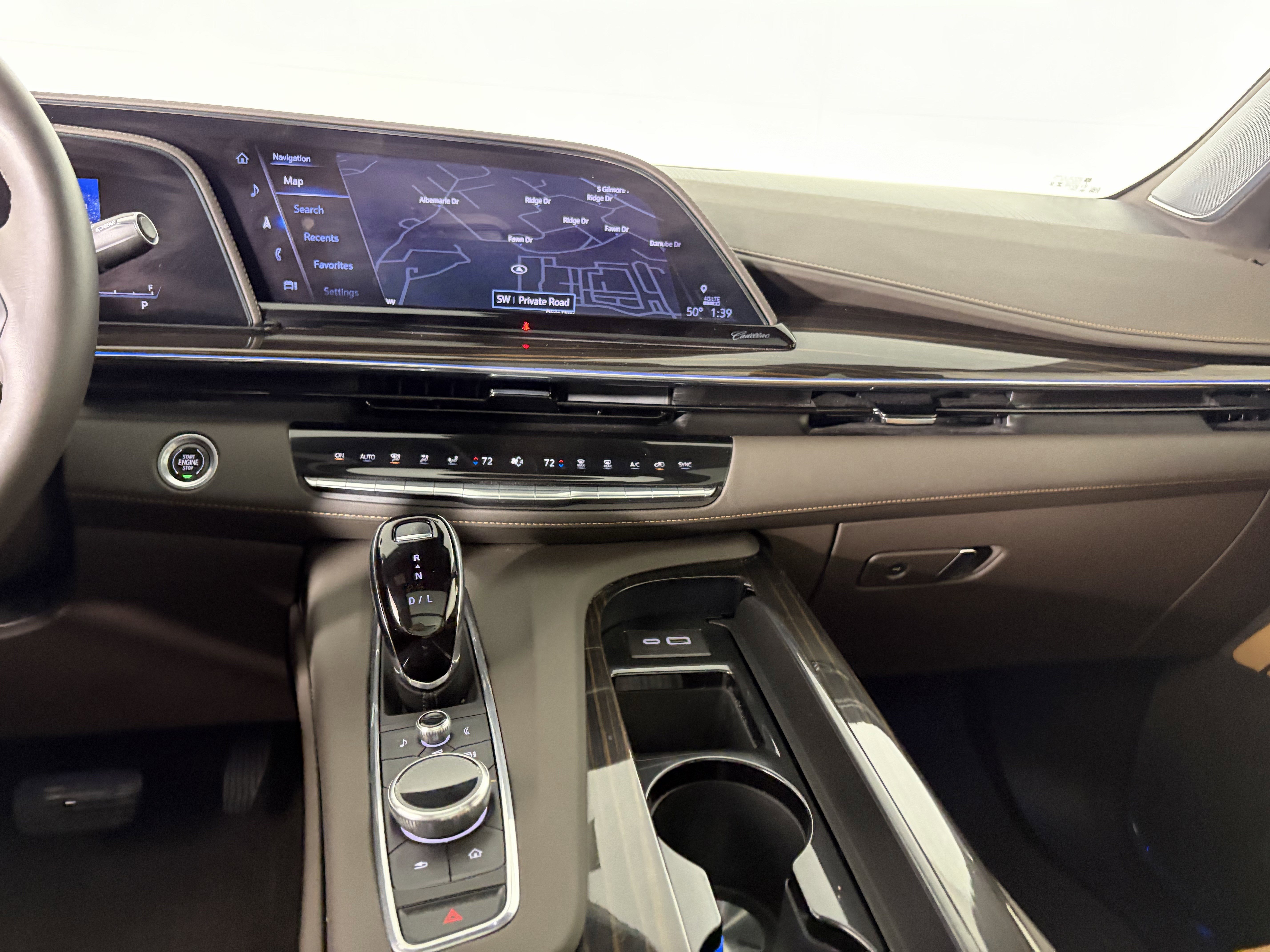 Used 2024 Cadillac Escalade ESV Premium Luxury w/ Performance Package image 26