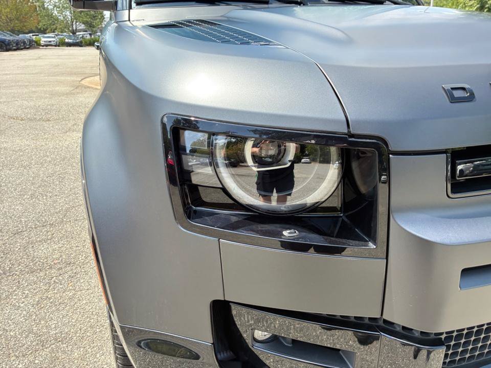 New 2026 Land Rover Defender 110 X-Dynamic SE AWD/4WD image 24