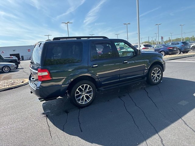 Used 2017 Ford Expedition XLT w/ Equipment Group 202A AWD/4WD image 7