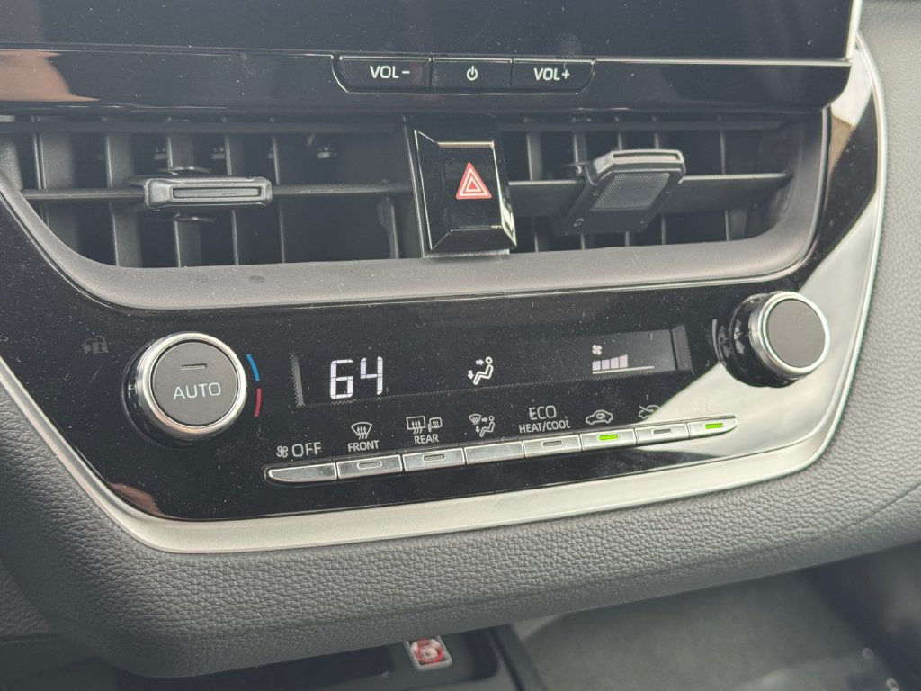 Certified 2026 Toyota Corolla SE w/ SE Package FWD image 23