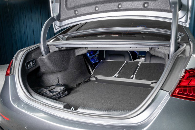 Certified 2025 Mercedes-Benz C 300 Sedan image 9