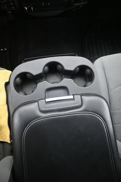 Used 2022 RAM 1500 Classic SLT AWD/4WD image 35
