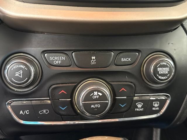 Used 2018 Jeep Cherokee Limited w/ High Altitude Package AWD/4WD image 23